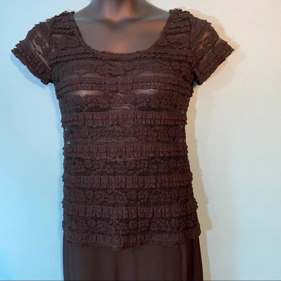 💥5/$25 Le chateau women’s black layered lace top in size medium - Picture 1 of 5